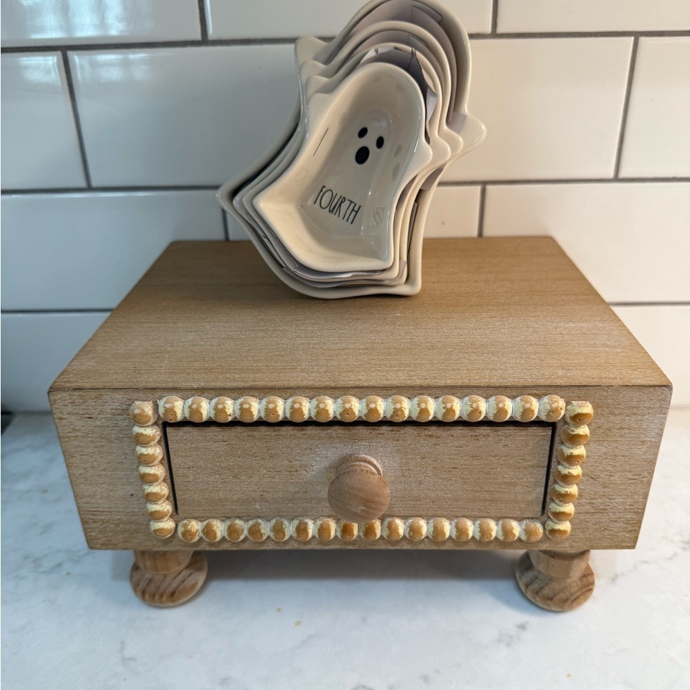 Rae Dunn Ghost Measuring Cups